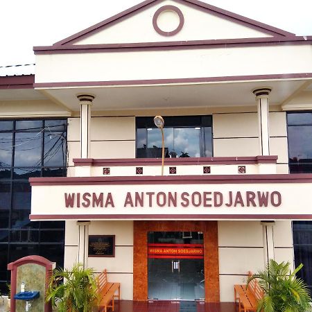 מלון דפוק Wisma Anton Soedjarwo מראה חיצוני תמונה